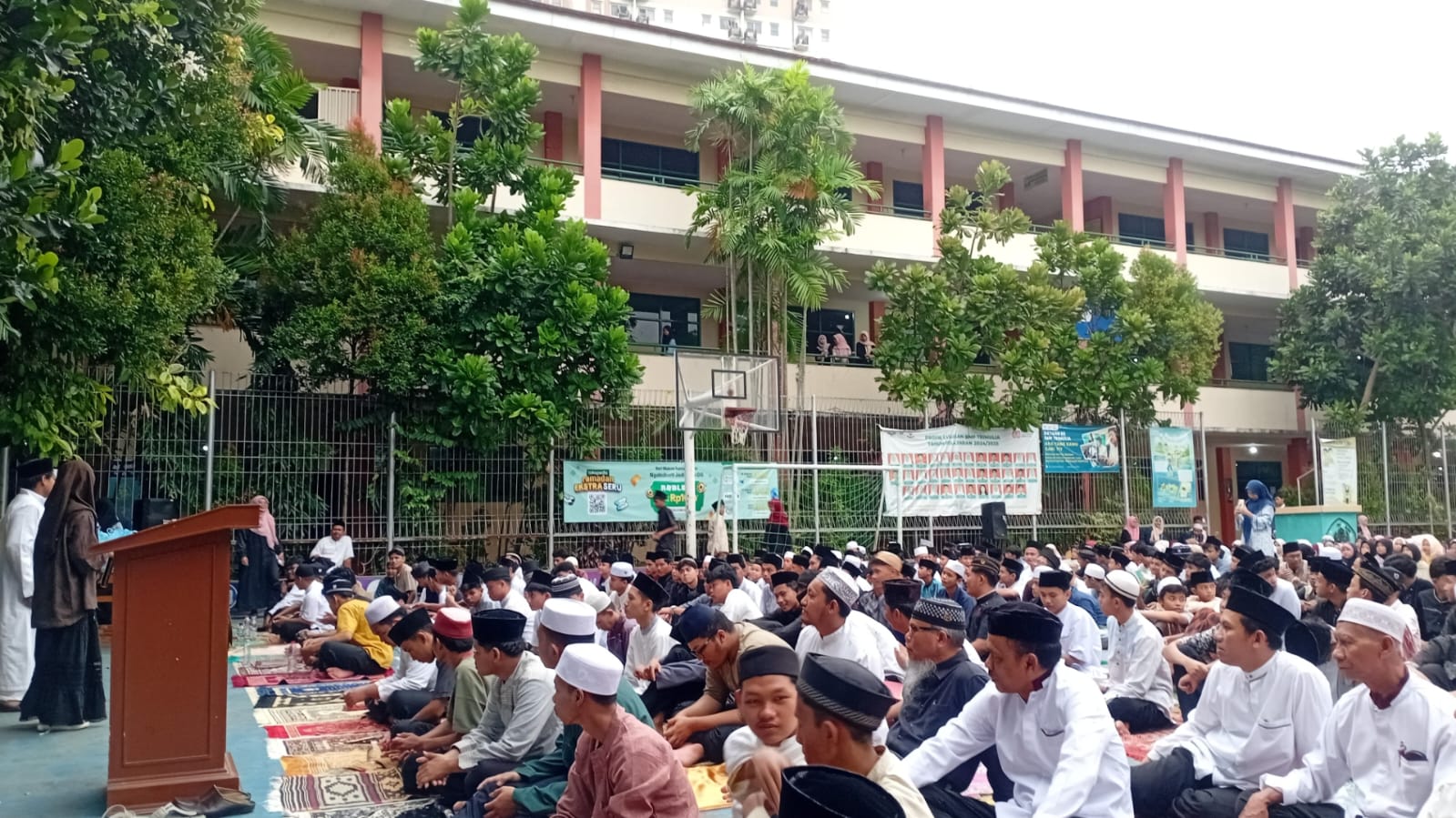 Semarak Puncak Pesantren Ramadan SMP & SMK Trimulia Jakarta: Berbagi dan Berprestasi Semarak Puncak Pesantren Ramadan SMP & SMK Trimulia Jakarta: Berbagi dan Berprestasi